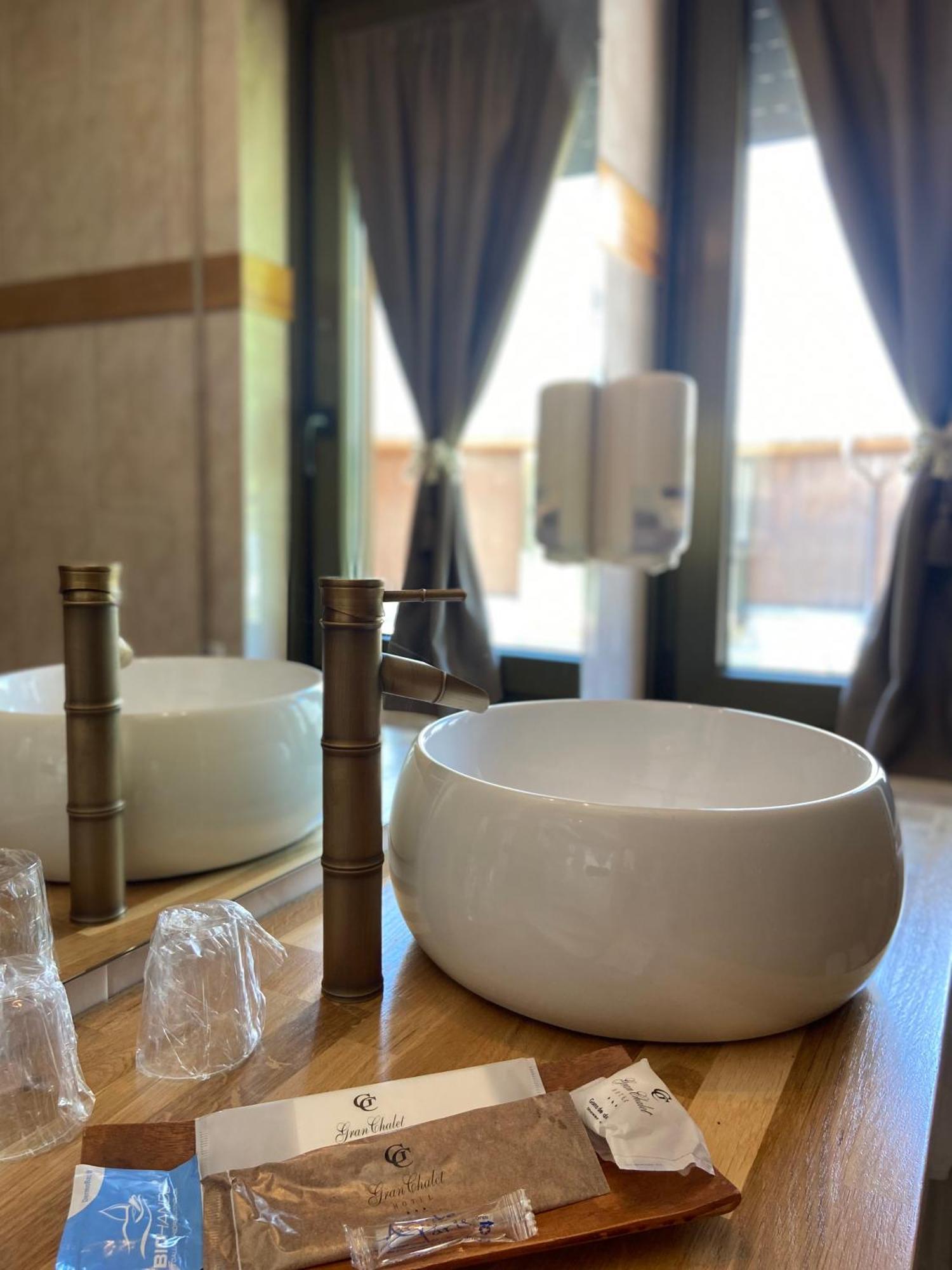 Gran Chalet Hotel & Petit Spa Βιέλα Δωμάτιο φωτογραφία