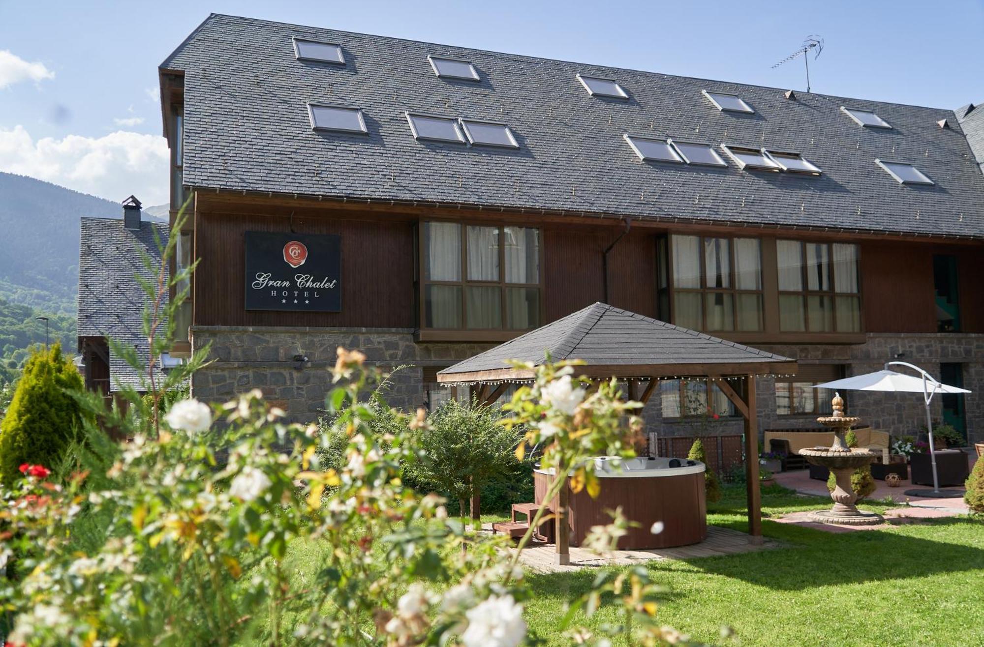 Gran Chalet Hotel & Petit Spa Βιέλα Εξωτερικό φωτογραφία